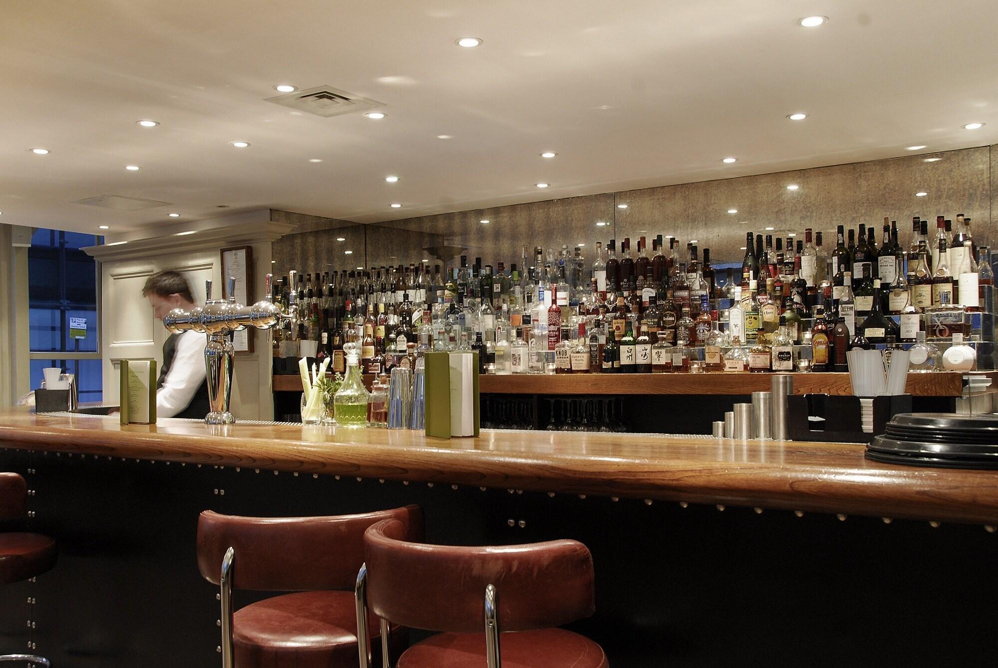Montcalm Brewery, London City Bagian luar foto The bar at the Connaught